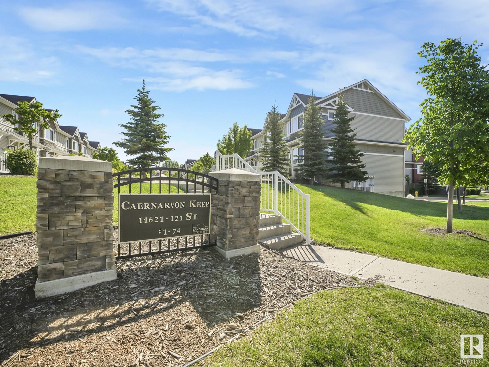 Photo 2 of 74 14621 121 Street Nw, Edmonton AB