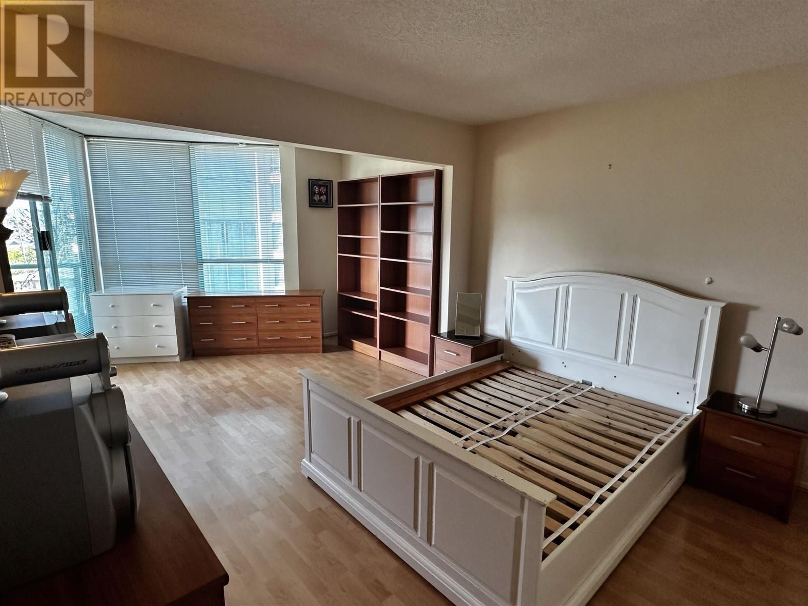 Photo 16 of 1105 8831 Lansdowne Road, Richmond BC