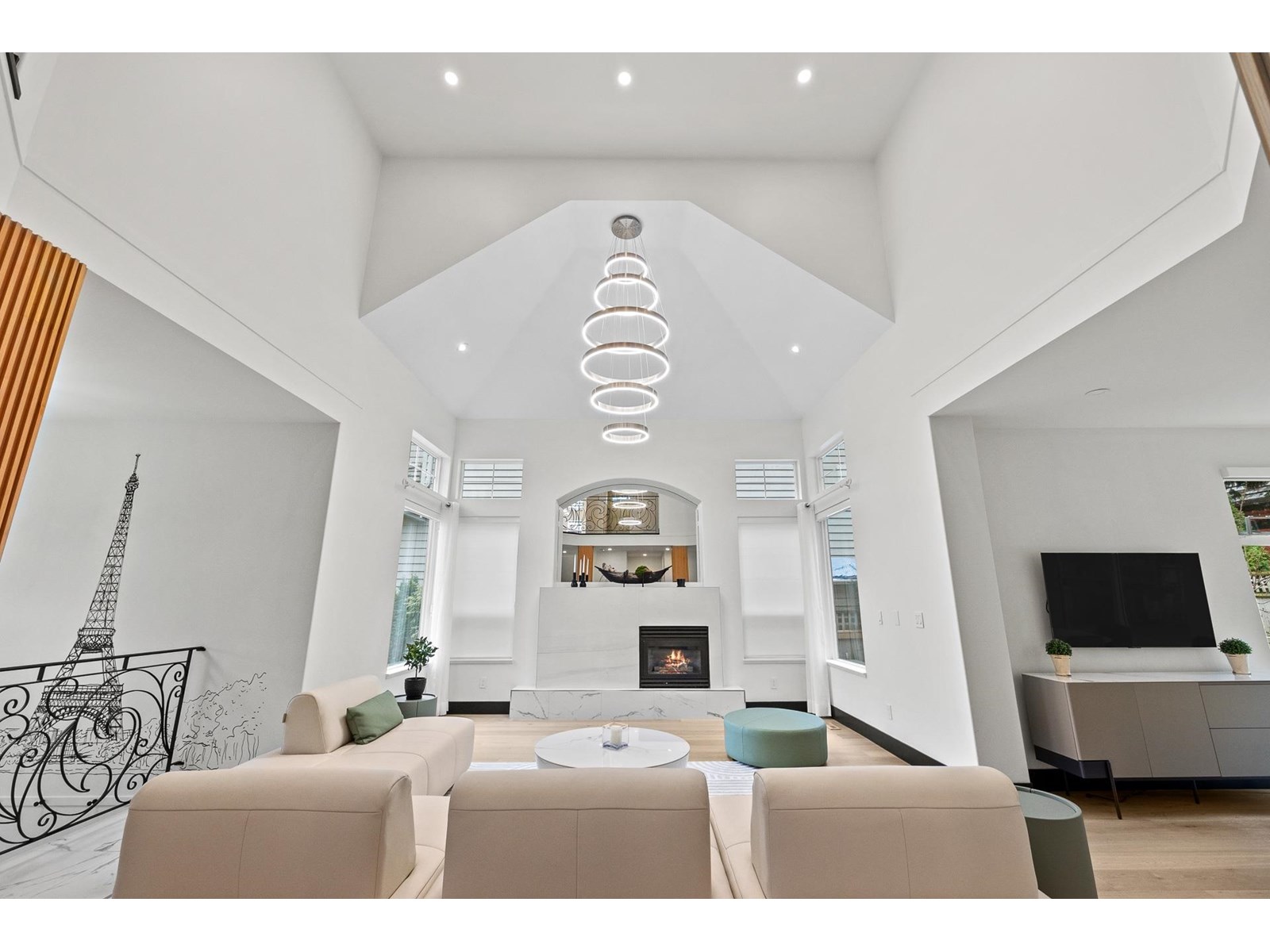 Photo 8 of 15497 Rosemary Heights Crescent, Surrey BC