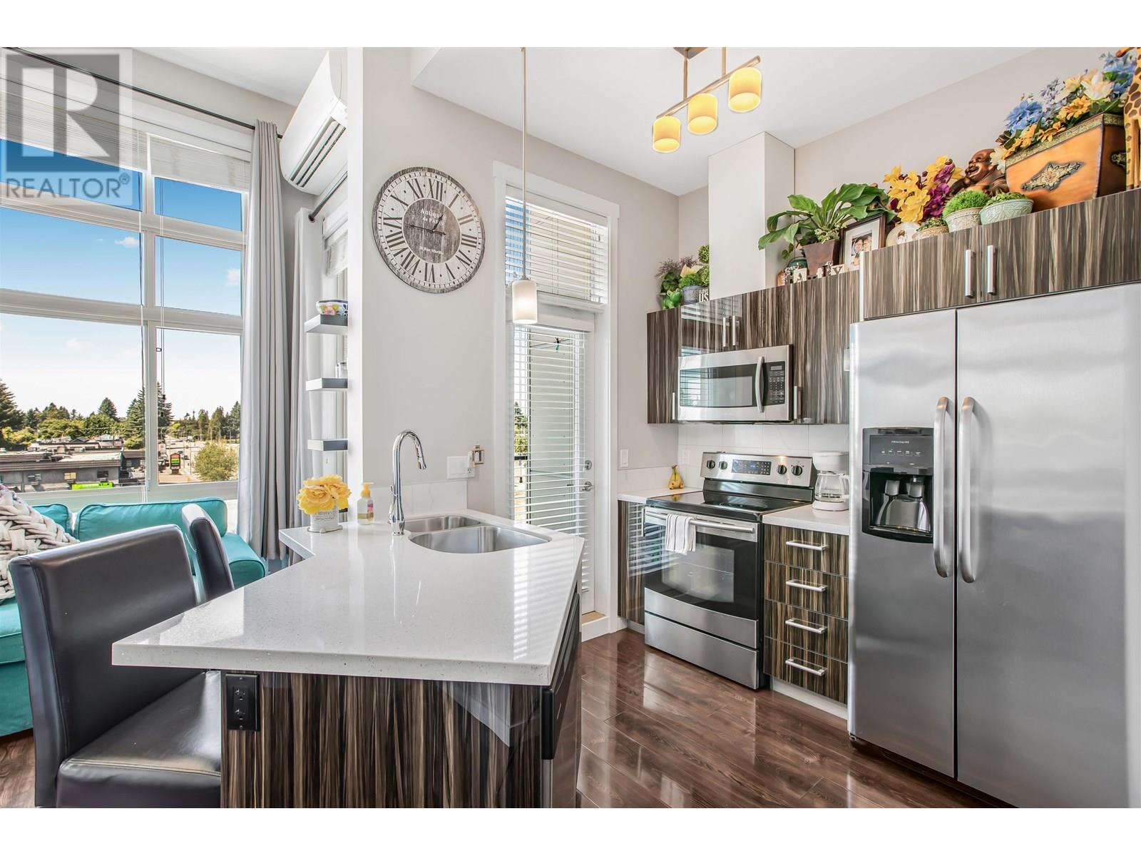 604 22318 LOUGHEED HIGHWAY, Maple Ridge