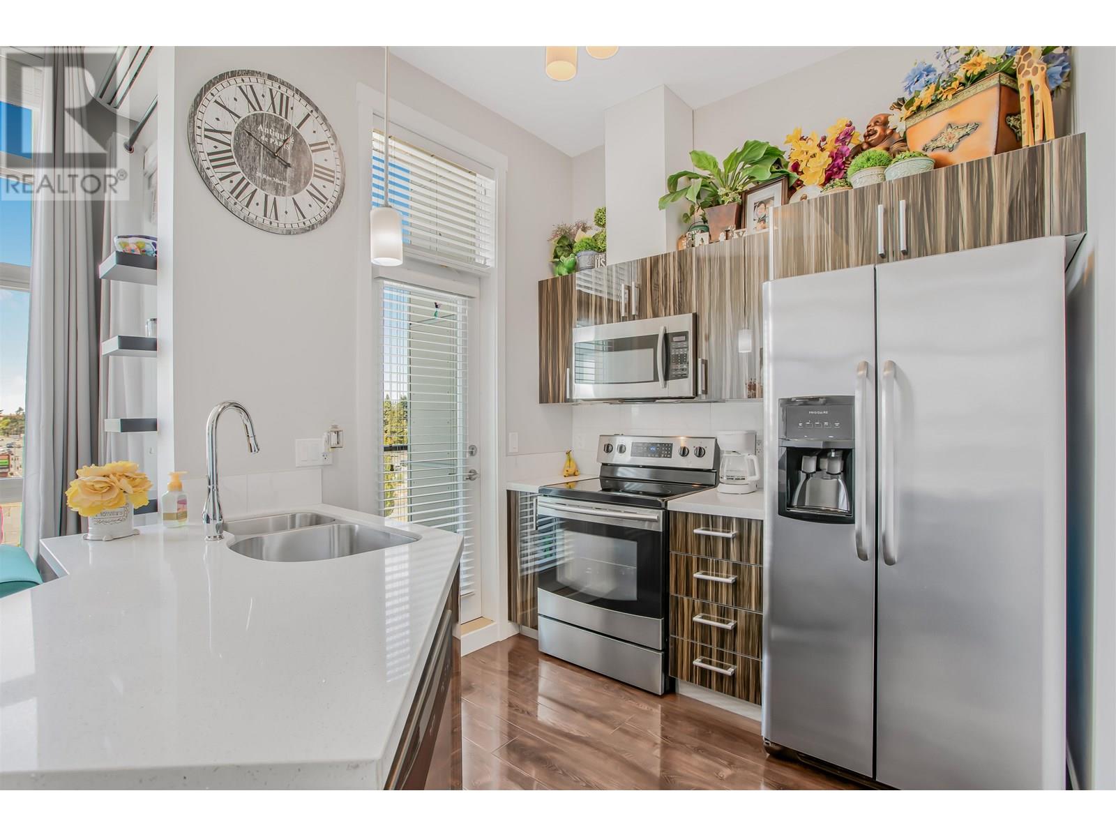 604 22318 LOUGHEED HIGHWAY, Maple Ridge