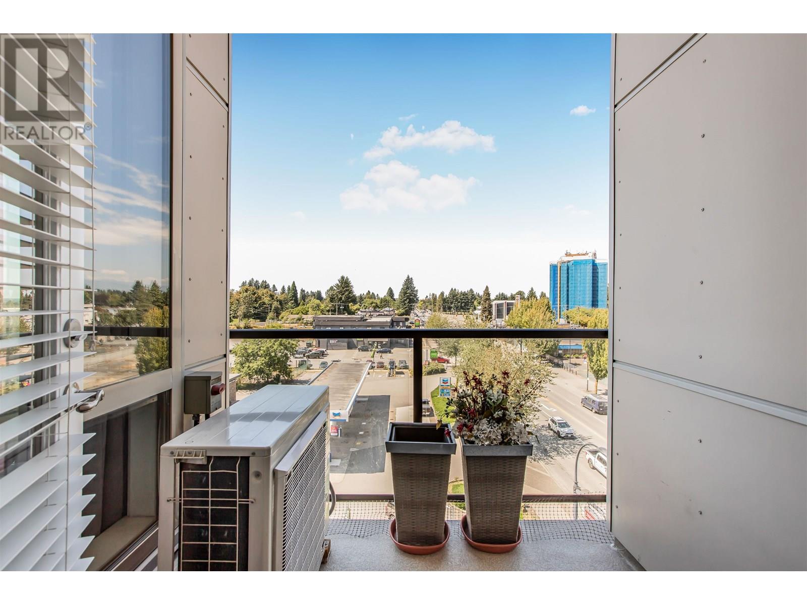 604 22318 LOUGHEED HIGHWAY, Maple Ridge