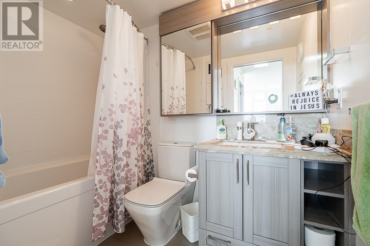 Photo 15 of 2902 5665 Boundary Road, Vancouver BC