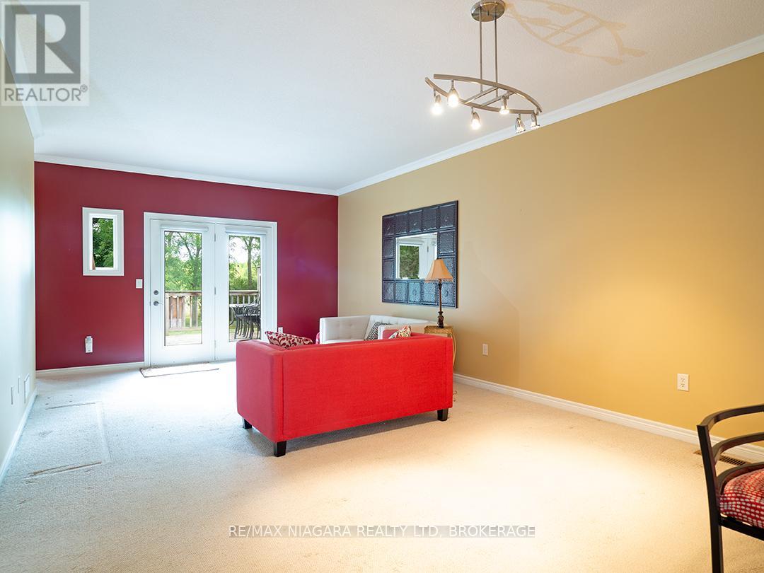 Photo 10 of 38 Maple Street, Port Colborne ON