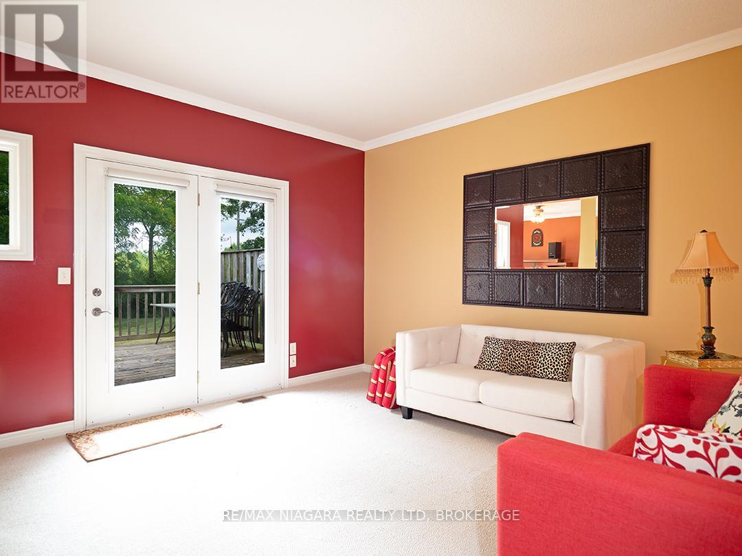 Photo 11 of 38 Maple Street, Port Colborne ON