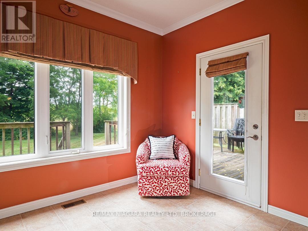 Photo 14 of 38 Maple Street, Port Colborne ON
