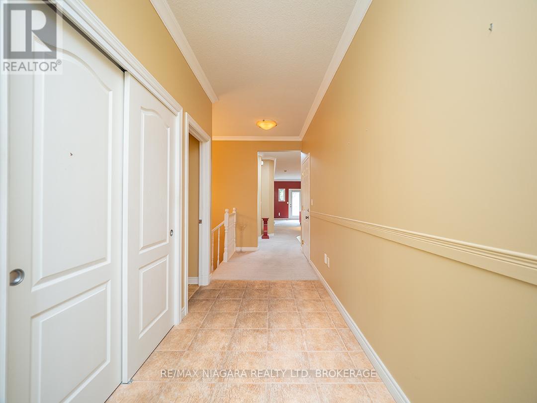 Photo 2 of 38 Maple Street, Port Colborne ON