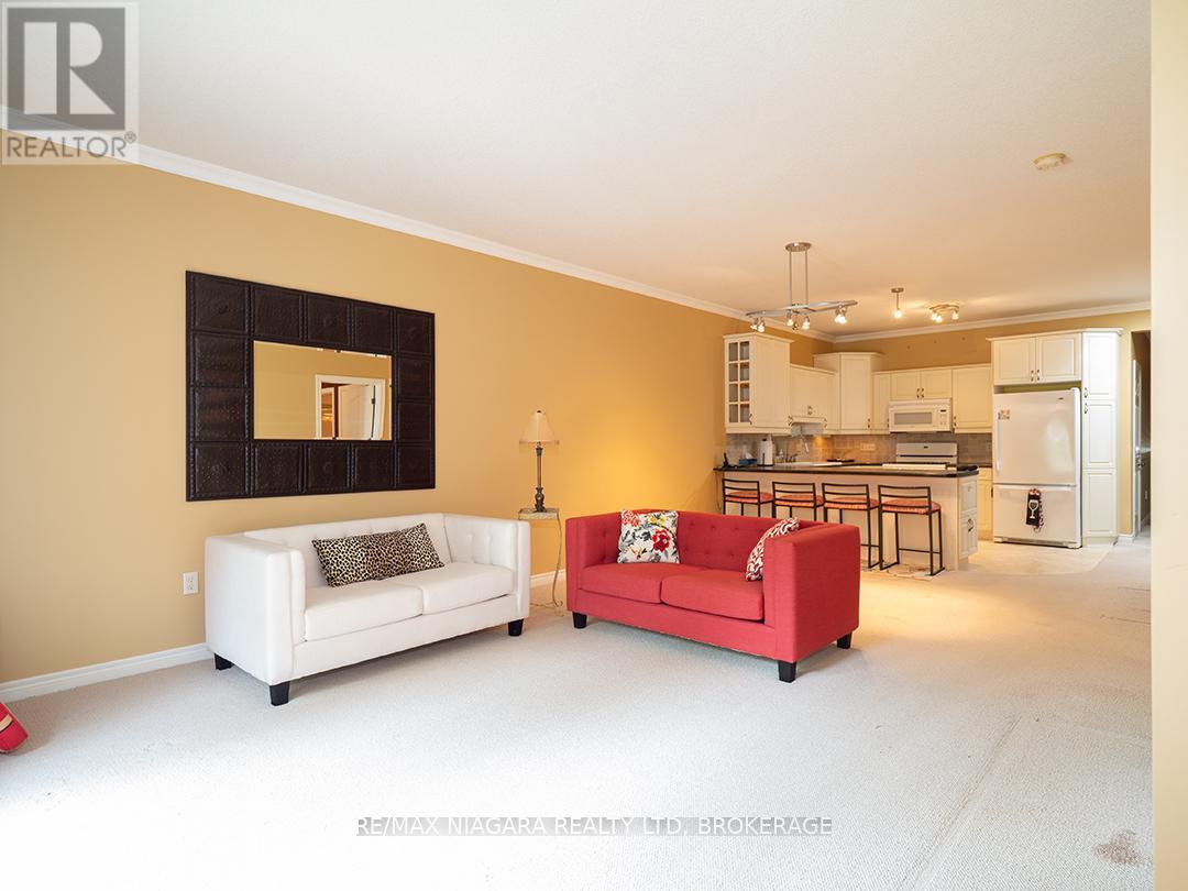 Photo 5 of 38 Maple Street, Port Colborne ON