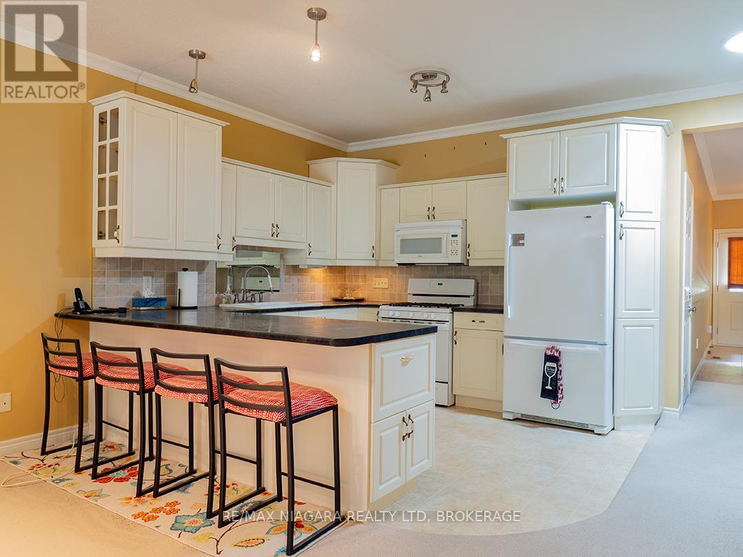Photo 6 of 38 Maple Street, Port Colborne ON