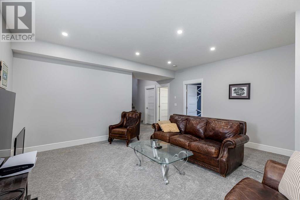 Photo 22 of 27 Henderson Crescent Nw, Penhold AB