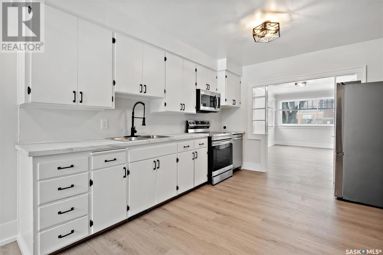 Photo 6 of 217 R Avenue S, Saskatoon SK