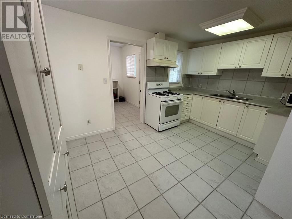 Photo 10 of 15 East 33rd Street, Hamilton ON