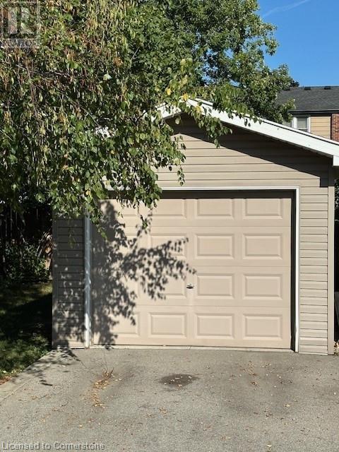 Photo 2 of 15 East 33rd Street, Hamilton ON