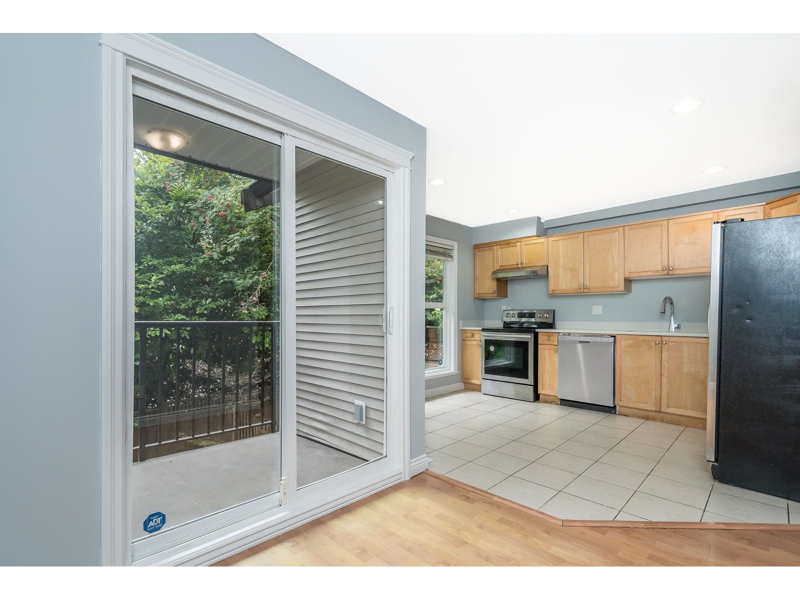 Photo 8 of 21 13360 King George Boulevard, Surrey BC