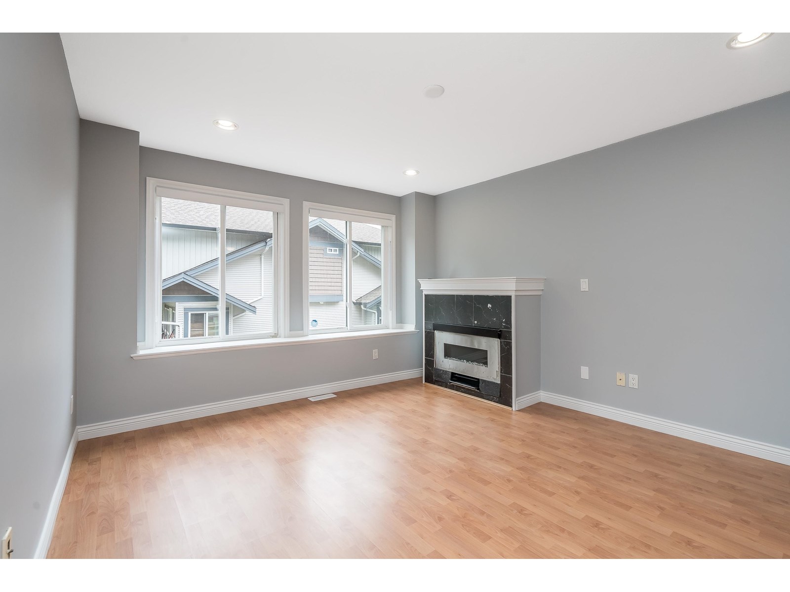 Photo 21 of 21 13360 King George Boulevard, Surrey BC
