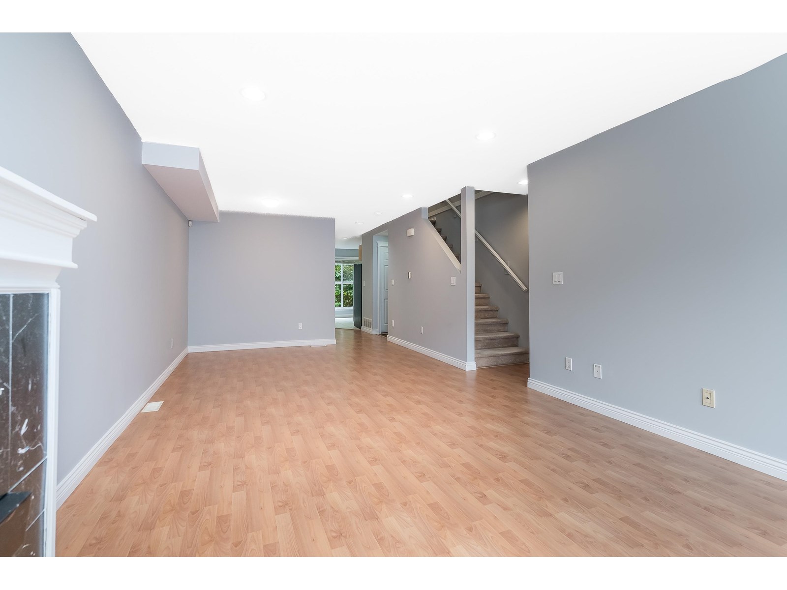 Photo 13 of 21 13360 King George Boulevard, Surrey BC