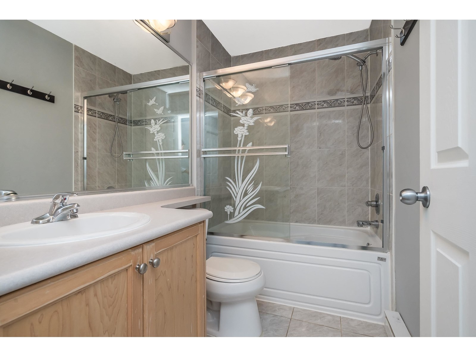 Photo 1 of 21 13360 King George Boulevard, Surrey BC