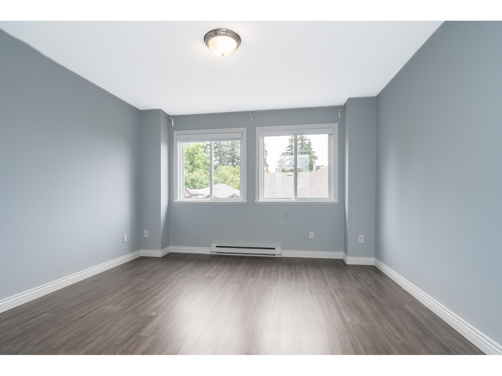 Photo 27 of 21 13360 King George Boulevard, Surrey BC