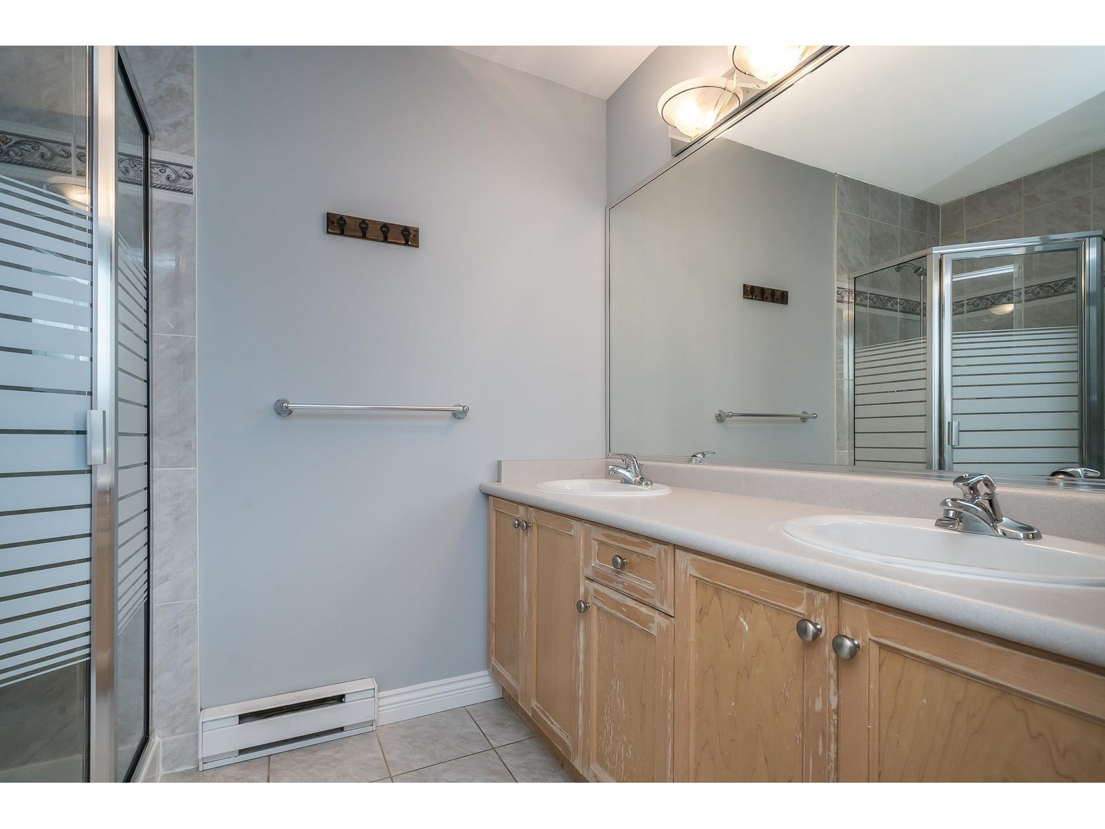 Photo 7 of 21 13360 King George Boulevard, Surrey BC