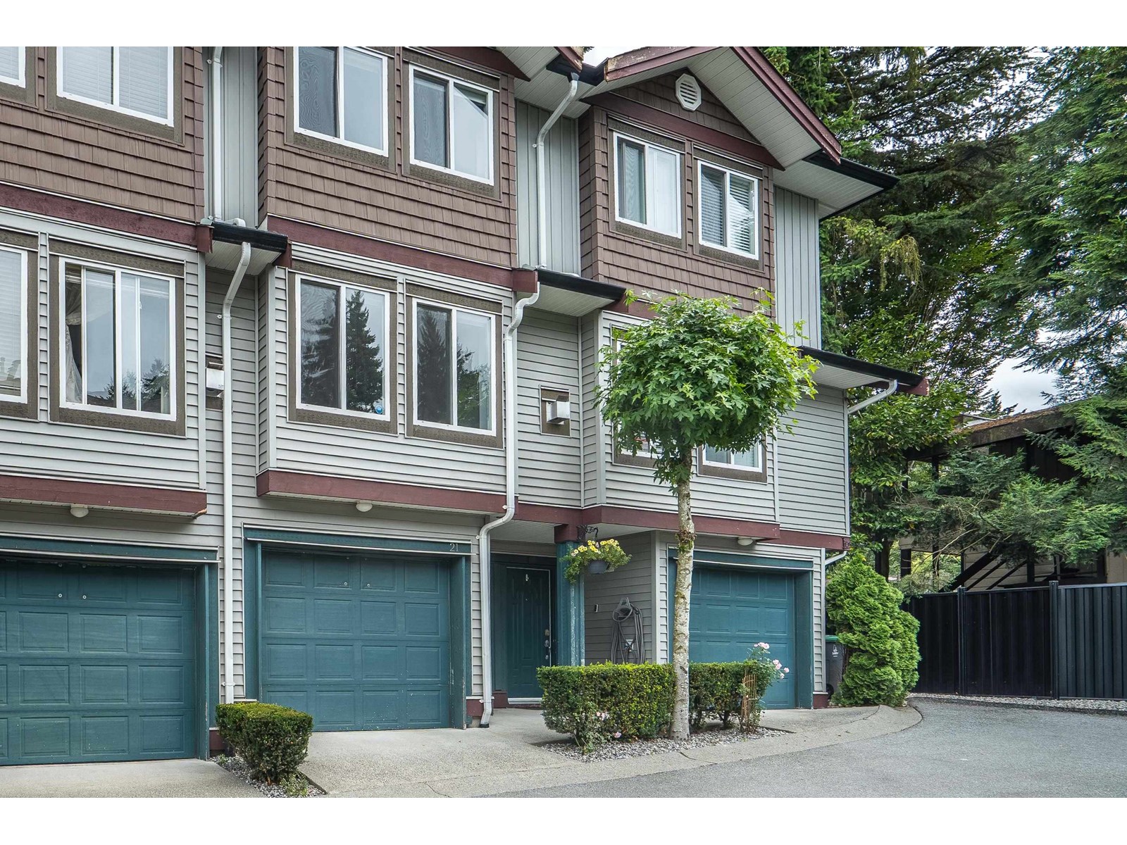 Photo 18 of 21 13360 King George Boulevard, Surrey BC