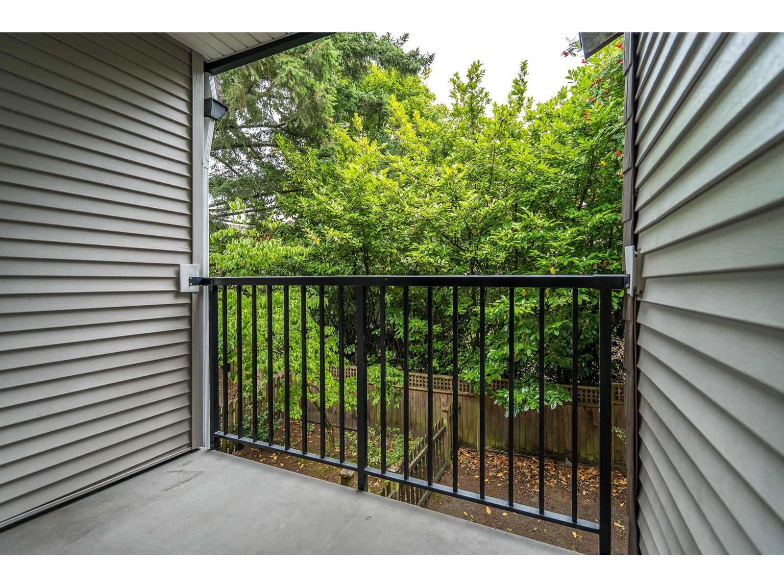 Photo 15 of 21 13360 King George Boulevard, Surrey BC