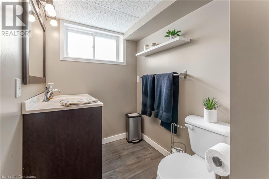 Photo 24 of 9924 Dickenson Road W, Hamilton ON