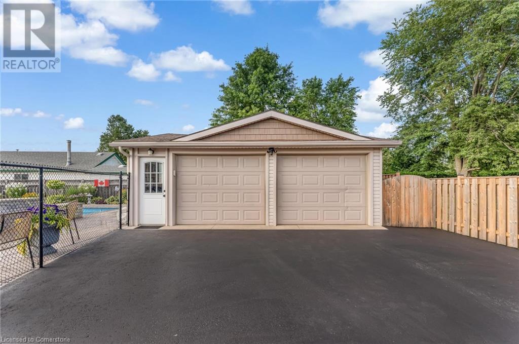 Photo 44 of 9924 Dickenson Road W, Hamilton ON