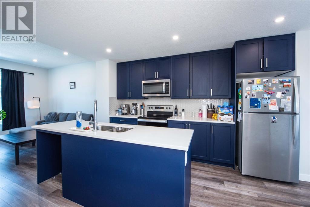 Single Family House for Sale in  Les Jardins Park SE Douglasdale/Glen Calgary 