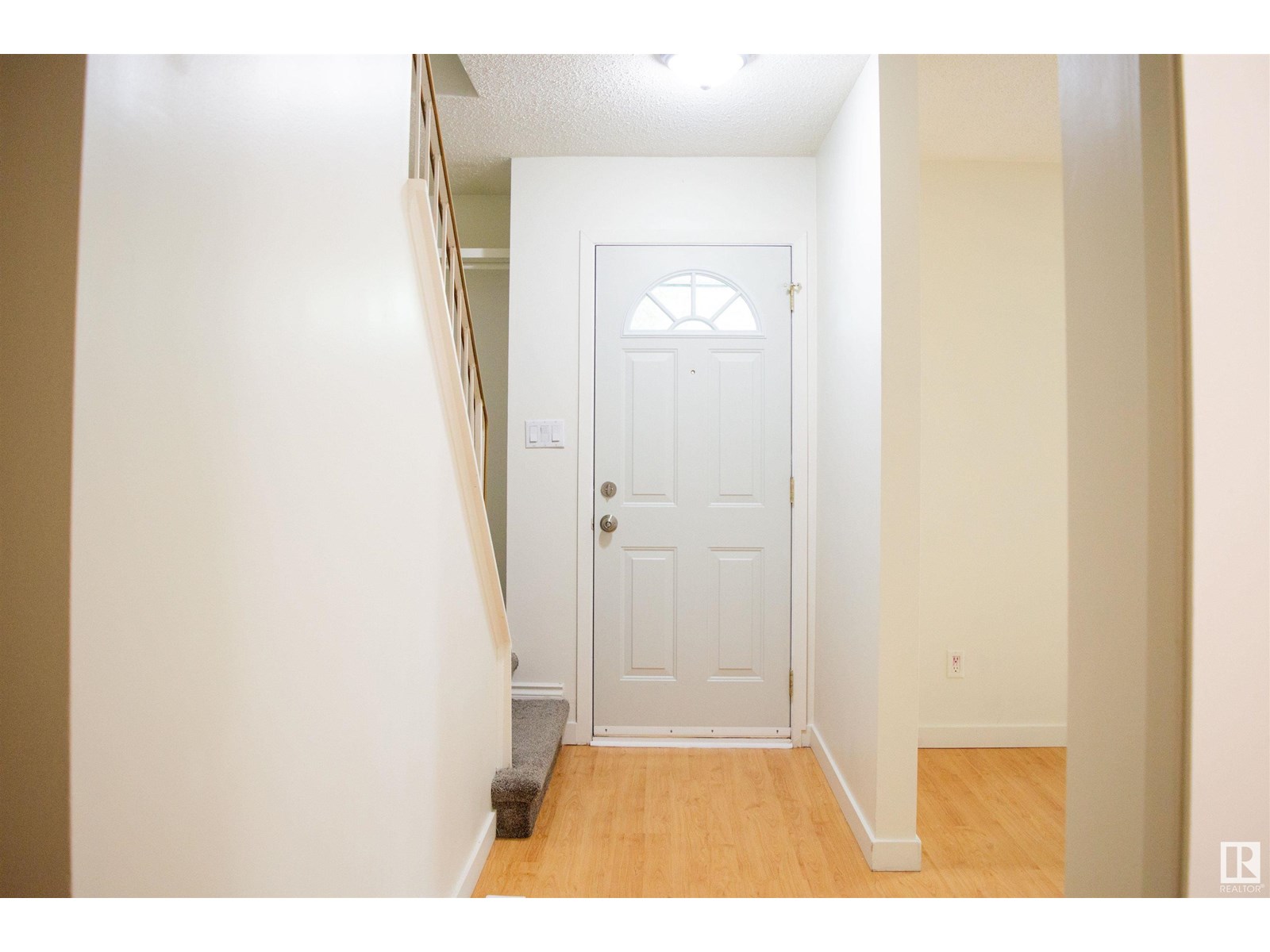 Photo 7 of 18241 84 Av Nw, Edmonton AB