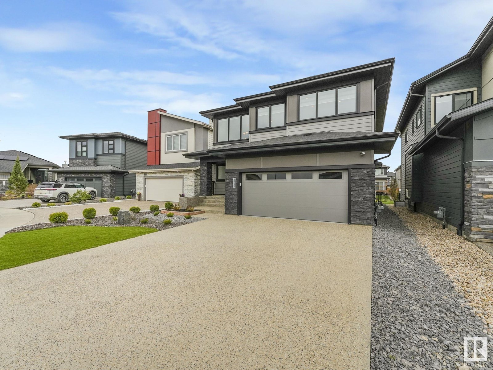 Photo 2 of 2227 Kelly Cr Sw, Edmonton AB