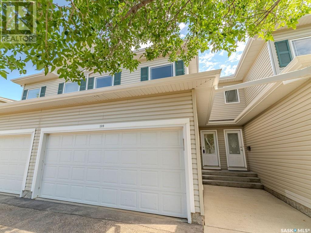 Single Family House 2 Level for Sale in   Heritage GREEN Saskatoon 