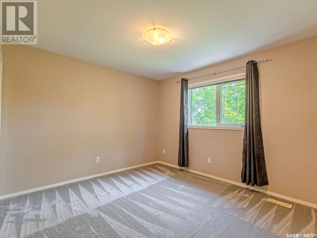 Single Family House 2 Level for Sale in   Heritage GREEN Saskatoon 