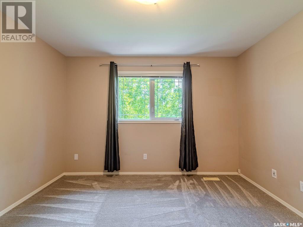 Single Family House 2 Level for Sale in   Heritage GREEN Saskatoon 
