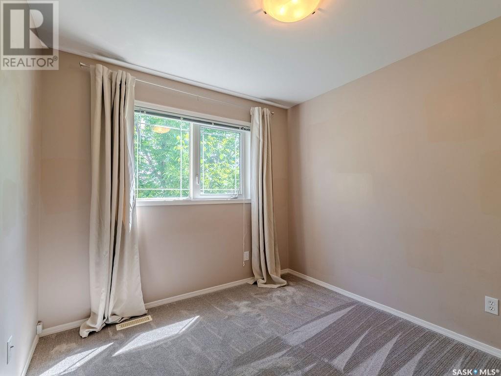 Single Family House 2 Level for Sale in   Heritage GREEN Saskatoon 