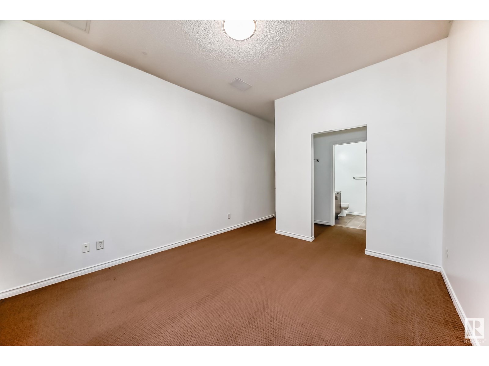 Photo 31 of 102 3010 33 Av Nw Nw, Edmonton AB