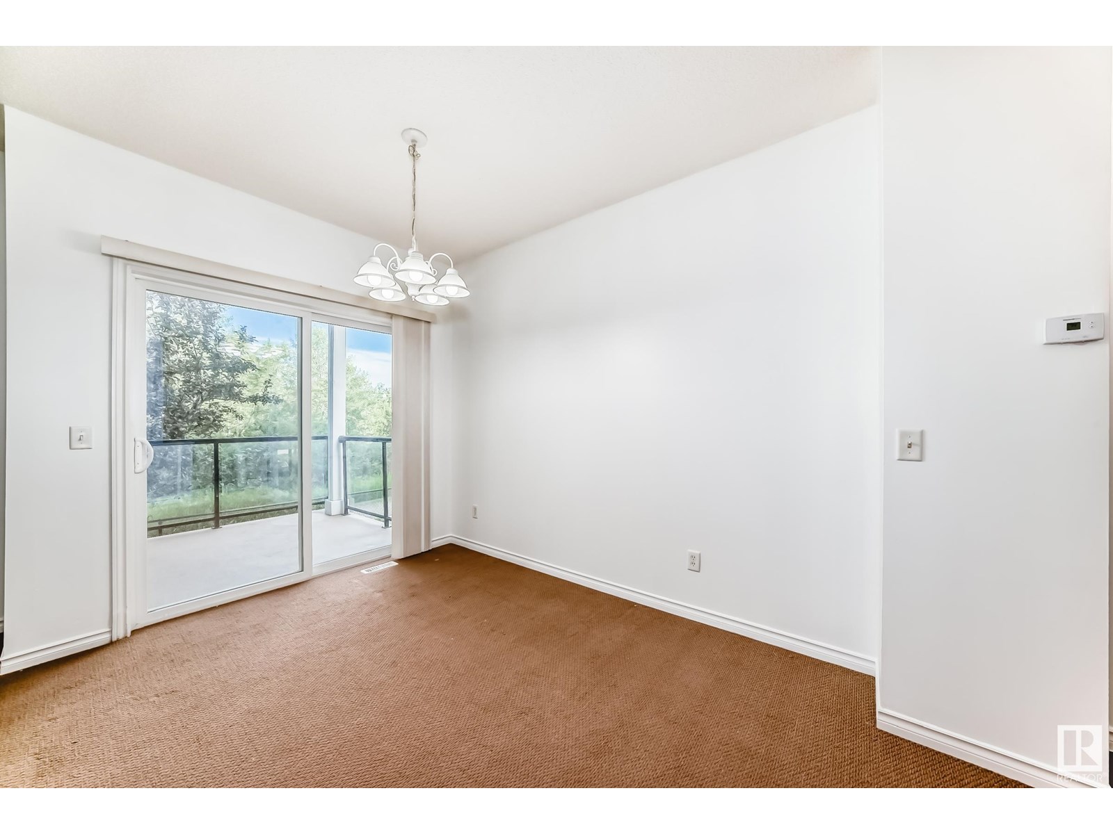 Photo 18 of 102 3010 33 Av Nw Nw, Edmonton AB
