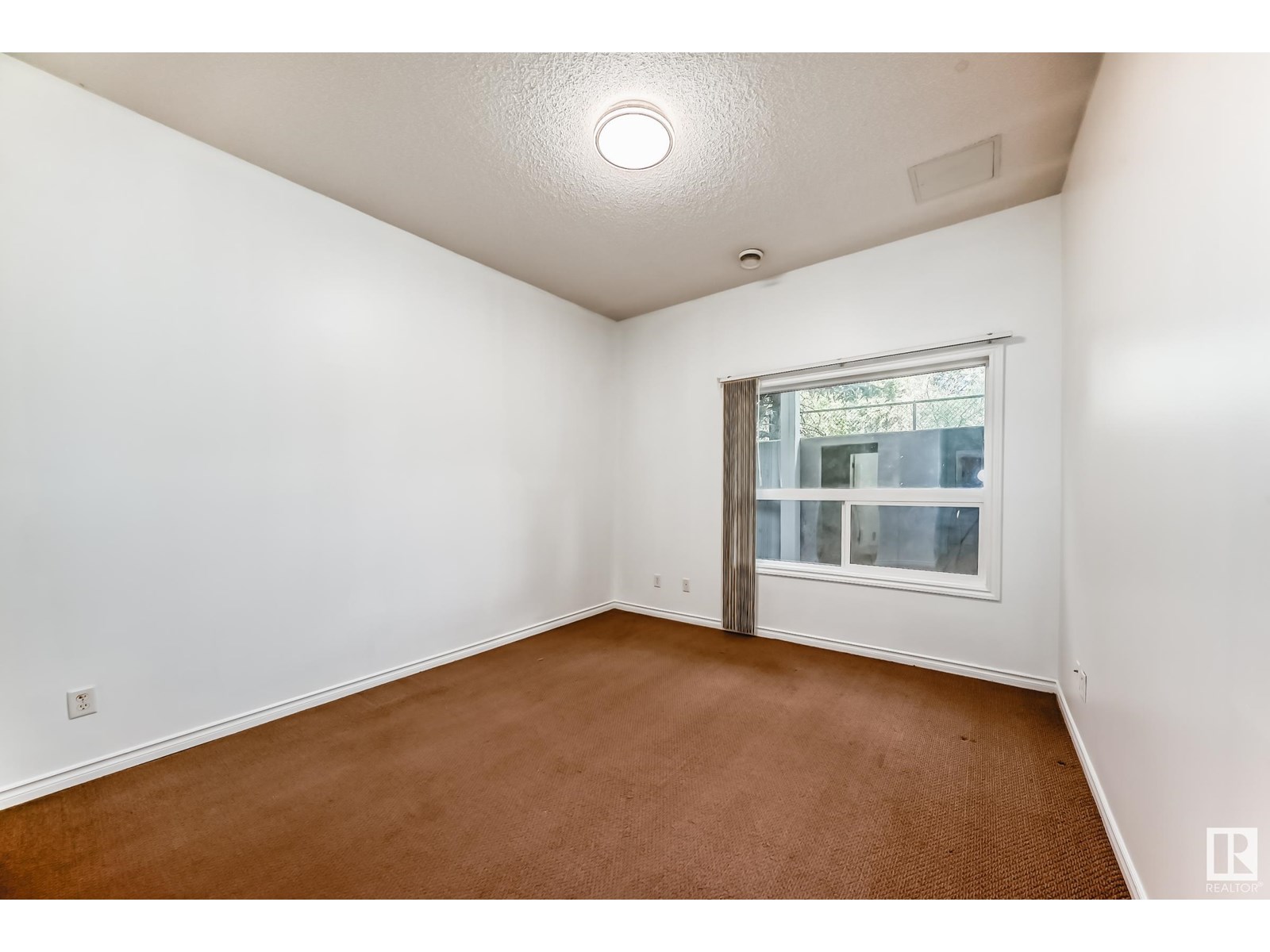 Photo 30 of 102 3010 33 Av Nw Nw, Edmonton AB
