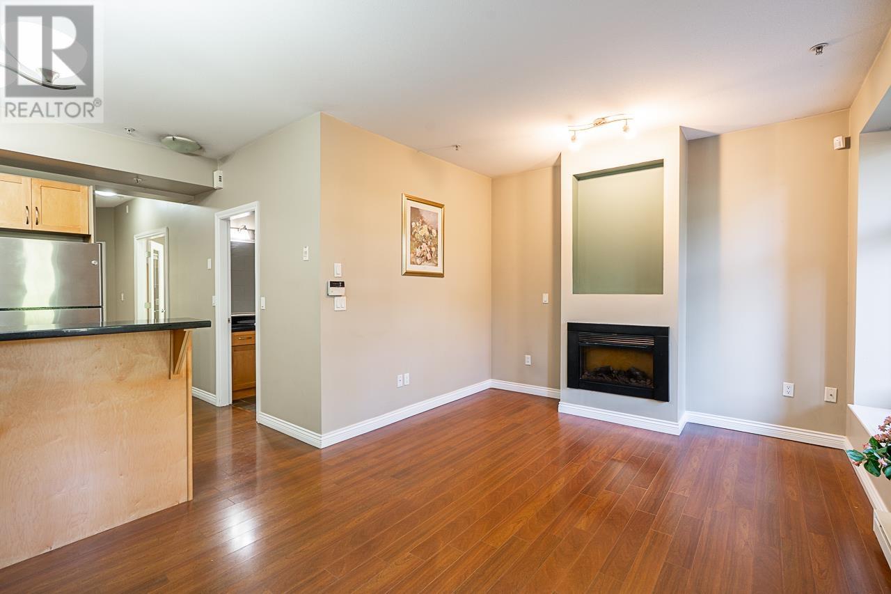 Photo 8 of 107 7333 16th Avenue, Burnaby BC