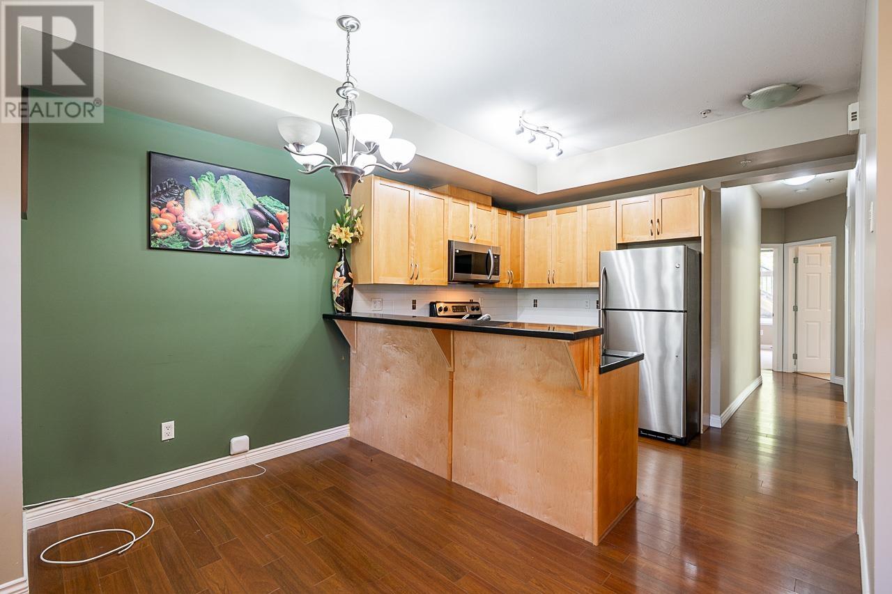 Photo 11 of 107 7333 16th Avenue, Burnaby BC