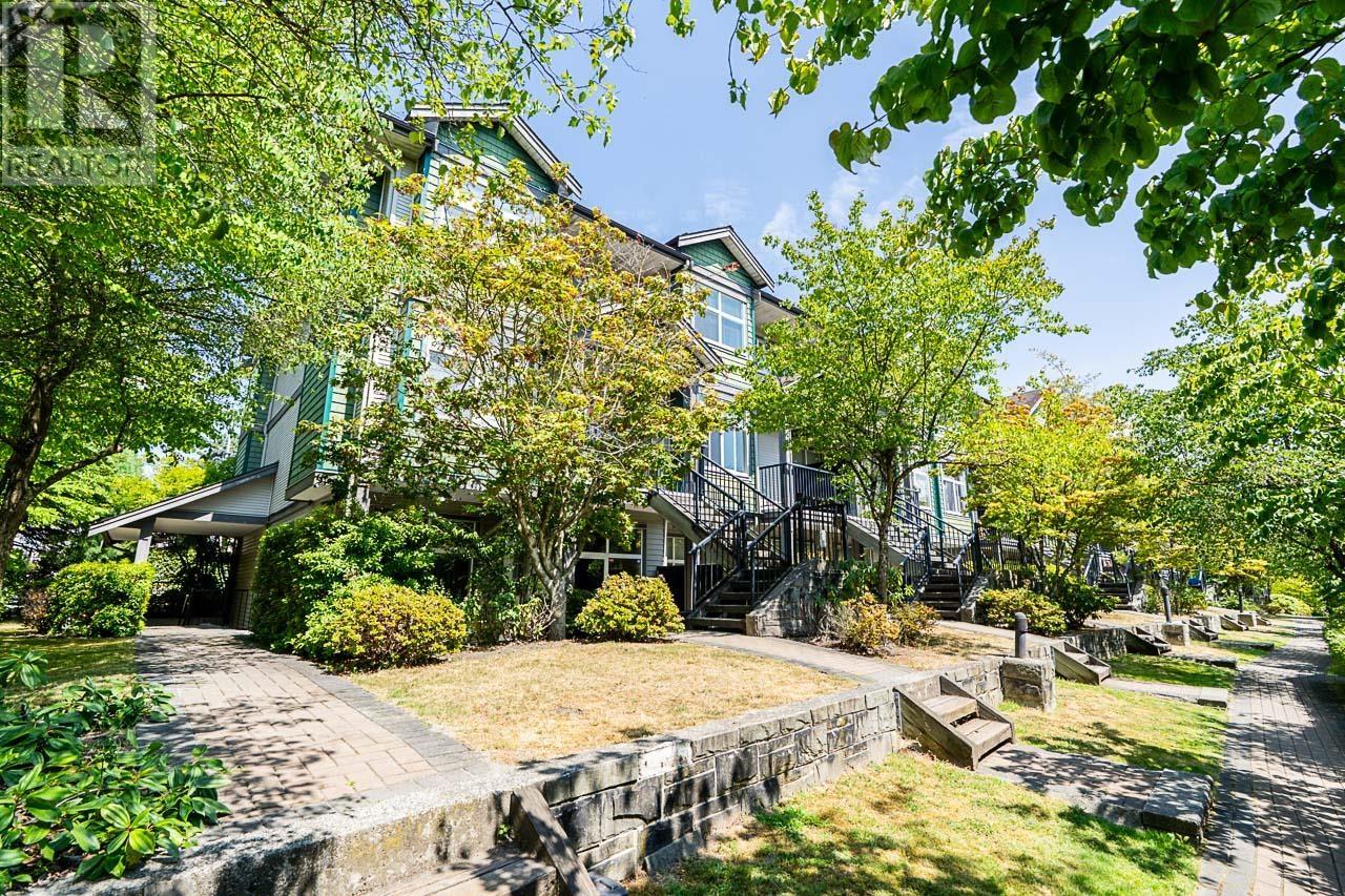 Photo 3 of 107 7333 16th Avenue, Burnaby BC