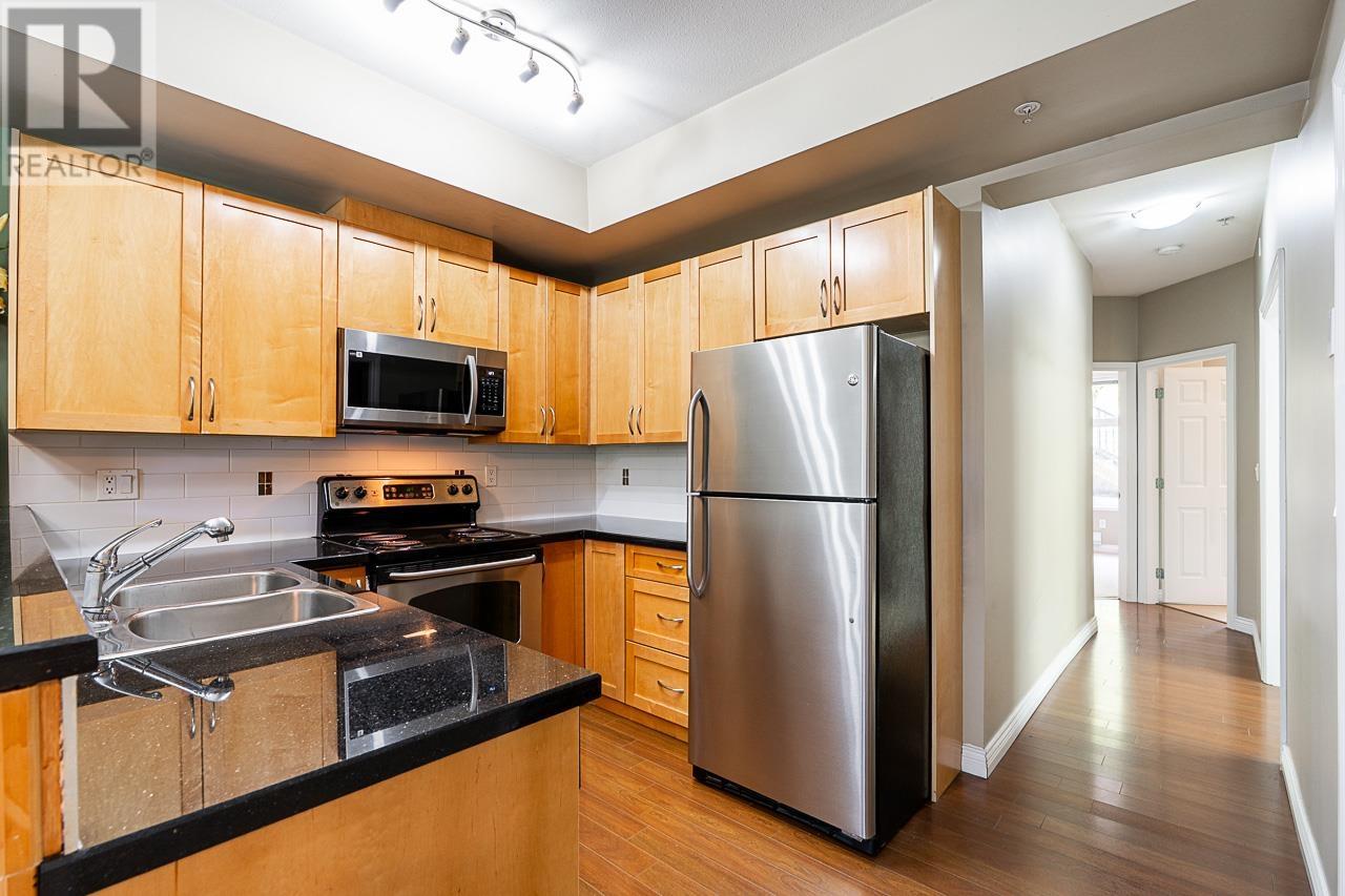 Photo 14 of 107 7333 16th Avenue, Burnaby BC