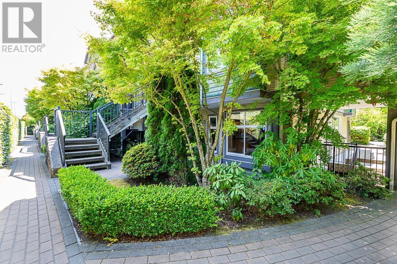 Photo 2 of 107 7333 16th Avenue, Burnaby BC