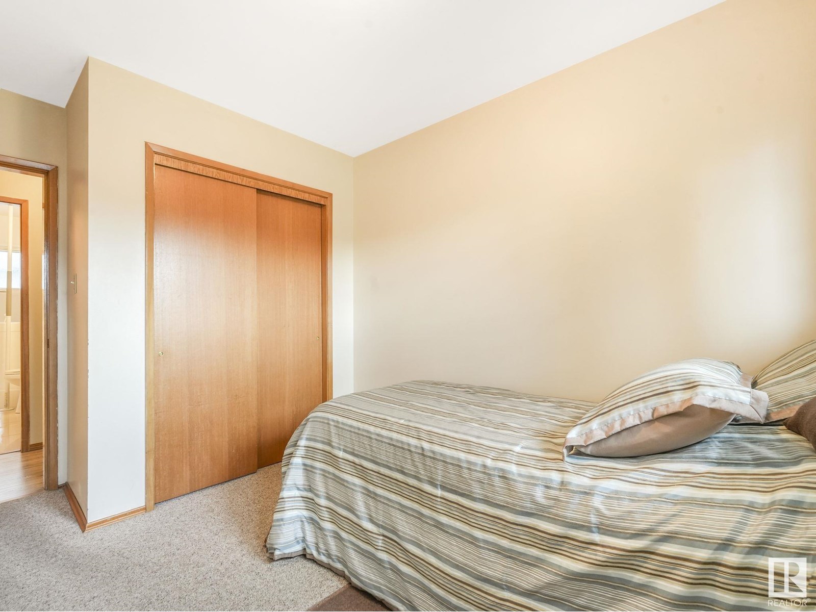 Photo 14 of 8527 134 A Av Nw, Edmonton AB