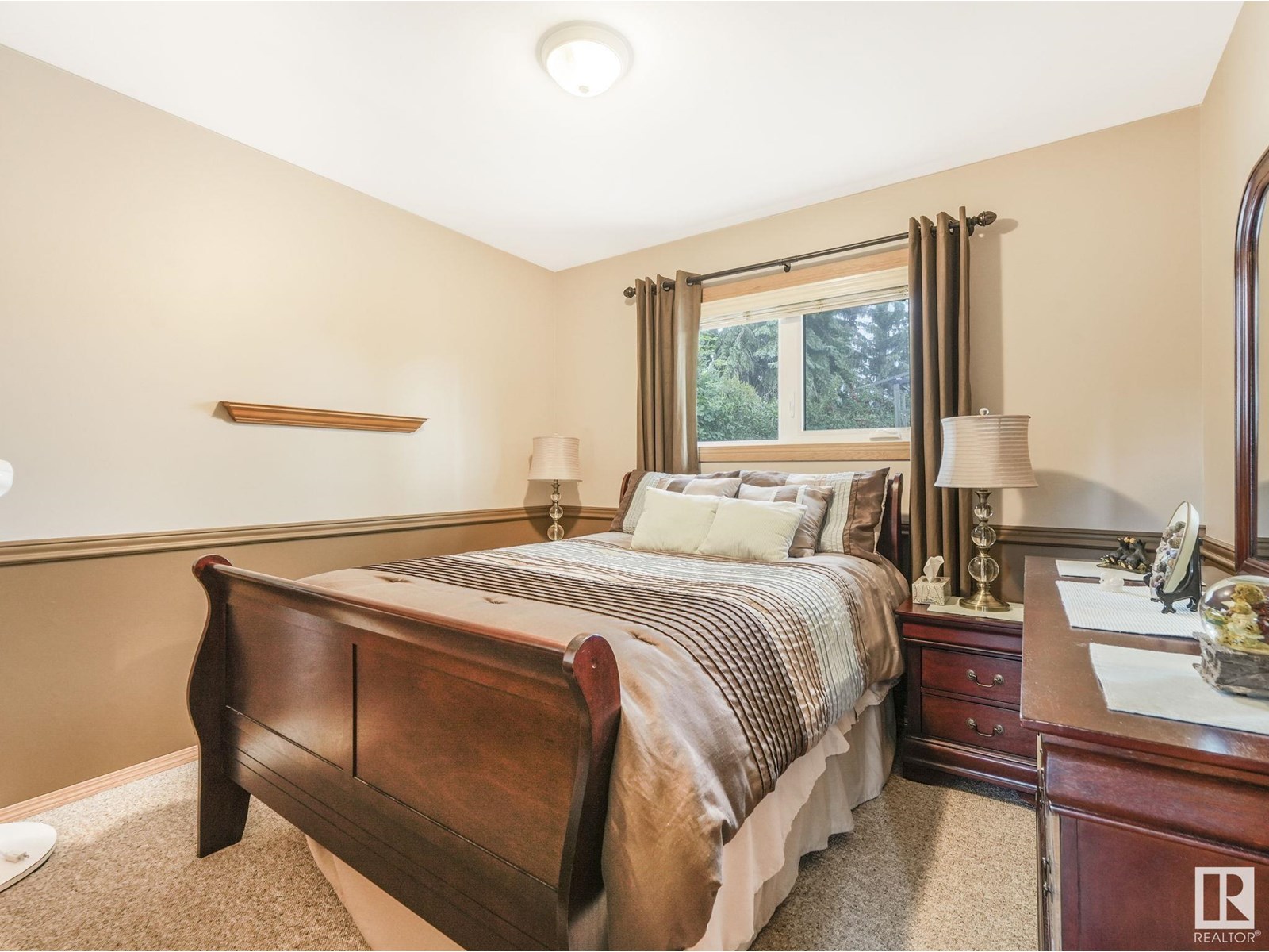 Photo 2 of 8527 134 A Av Nw, Edmonton AB