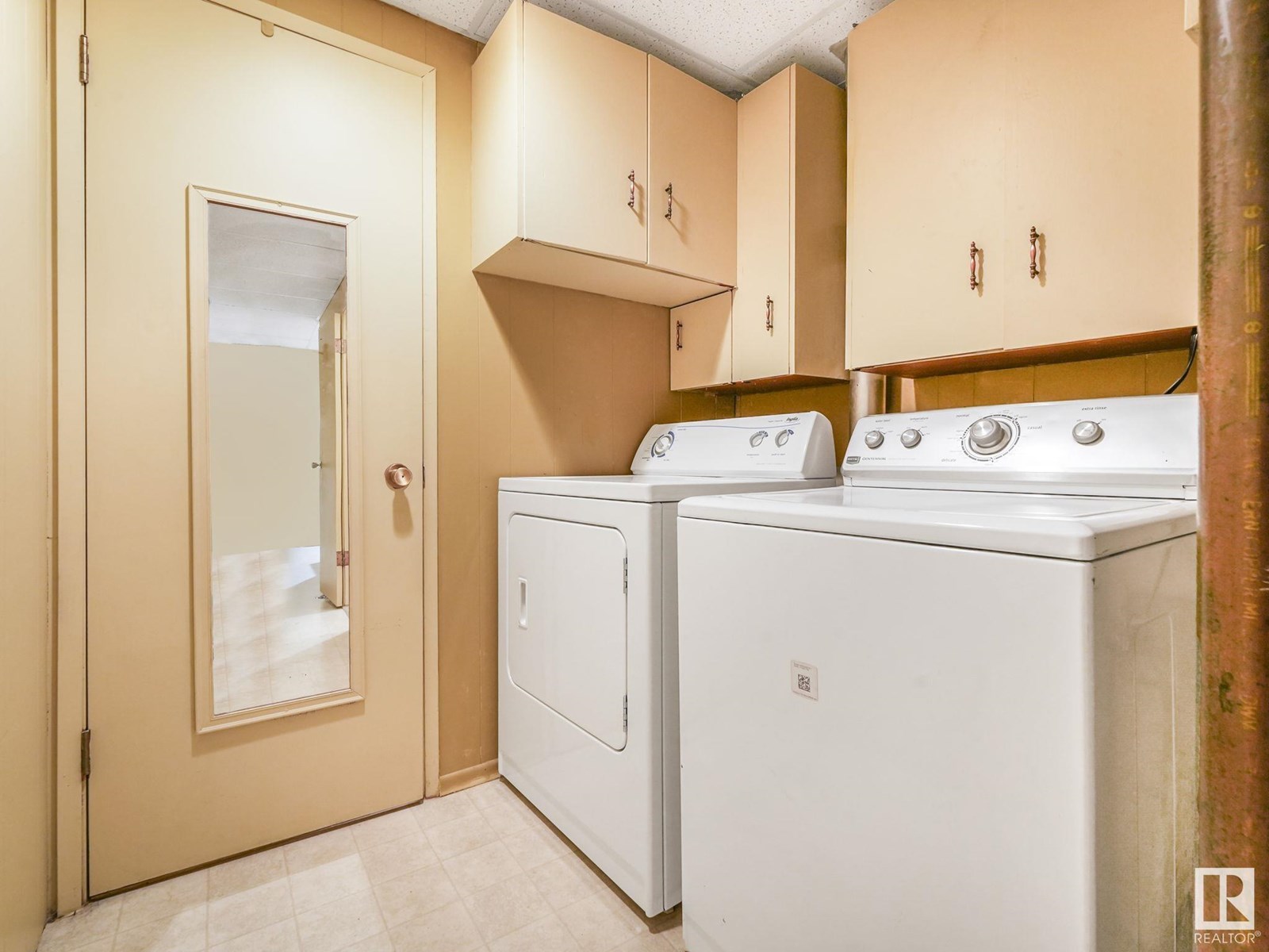 Photo 55 of 8527 134 A Av Nw, Edmonton AB