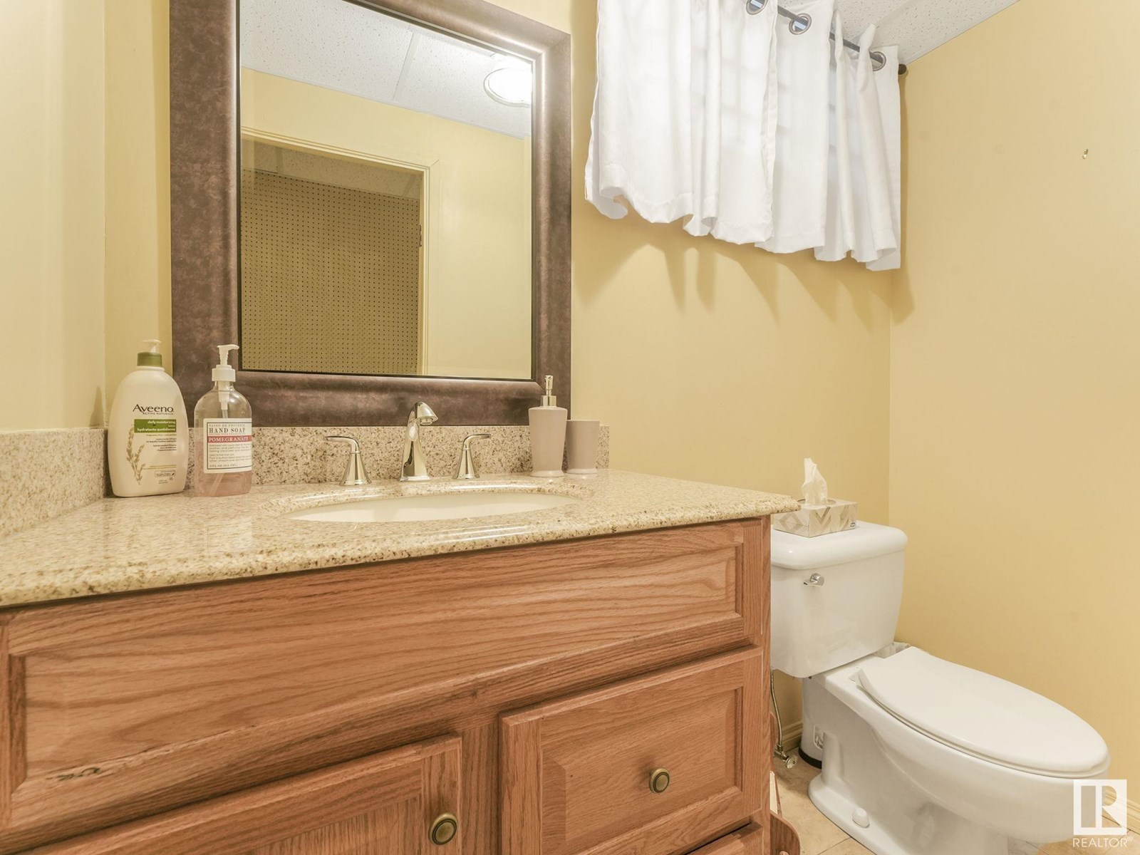 Photo 3 of 8527 134 A Av Nw, Edmonton AB