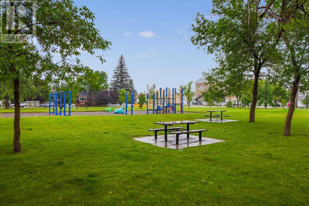 Single Family House for Sale in    Street NE Renfrew Calgary 