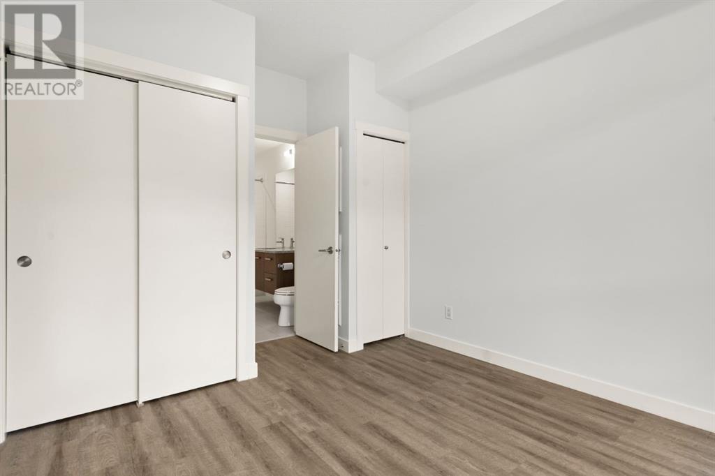 Single Family House for Sale in    Street NE Renfrew Calgary 