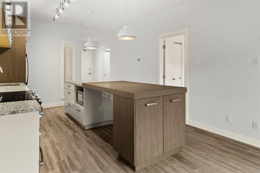 Single Family House for Sale in    Street NE Renfrew Calgary 