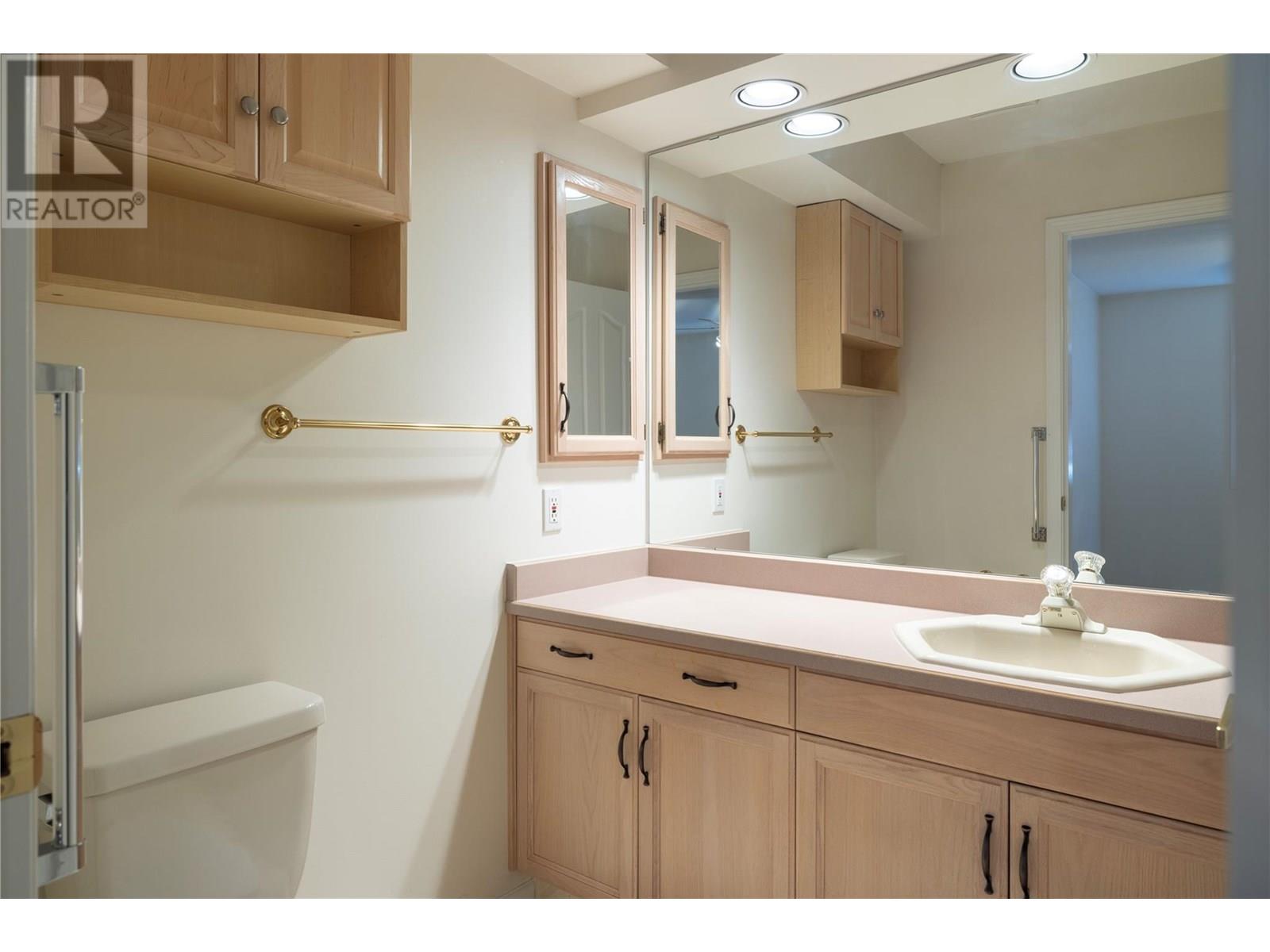 118 595 Yates Road, Kelowna
